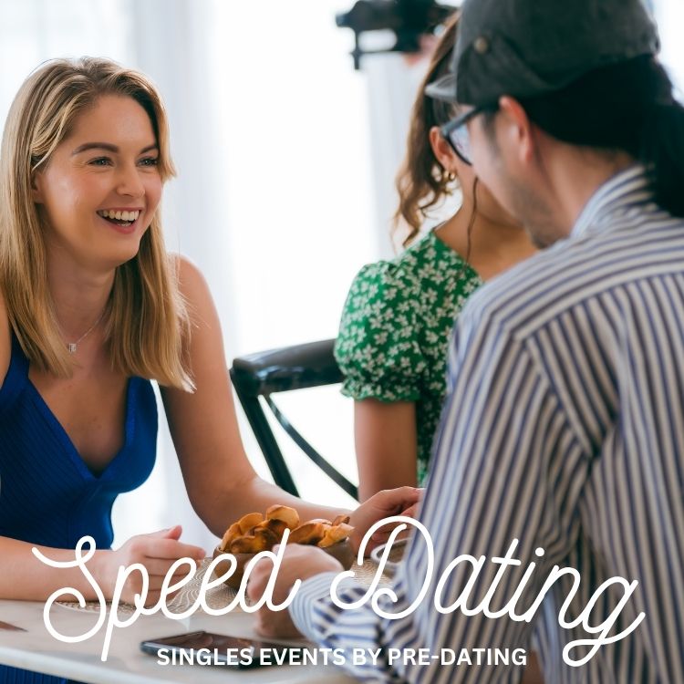 Cleveland attendees of Speed Dating in Ohio enjoying the event!